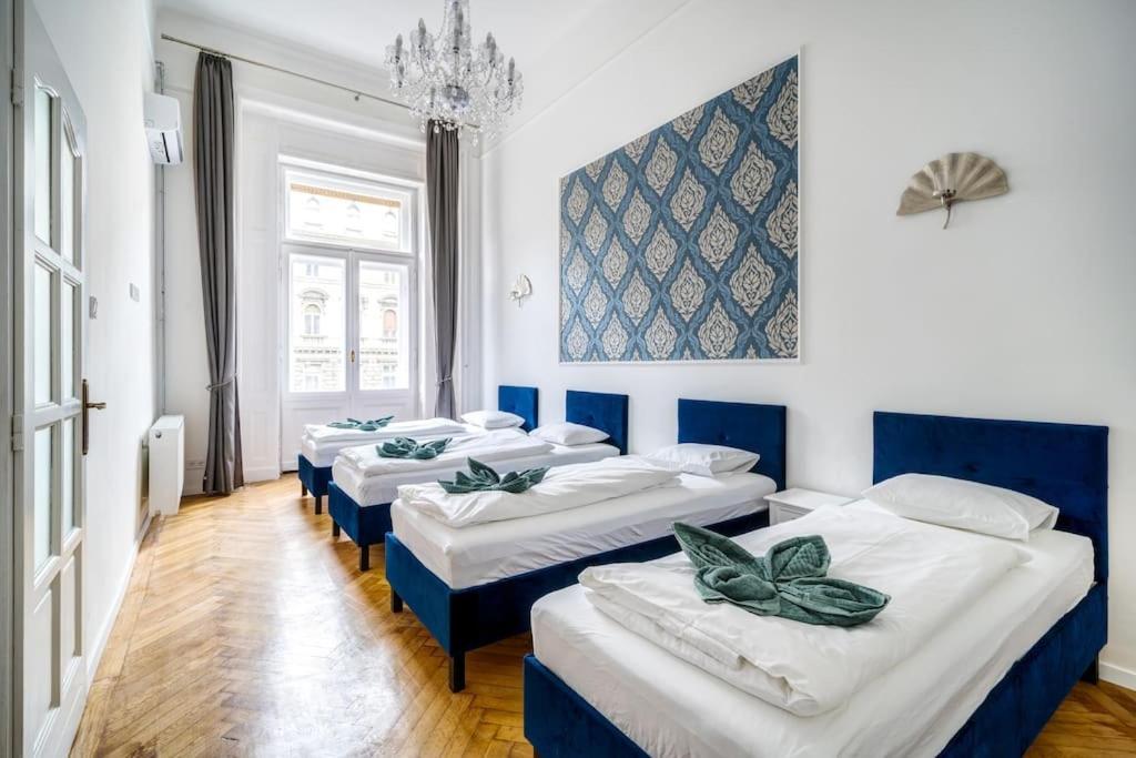 Appartamento Andrassy Grandeur With Indoor Parking Budapest