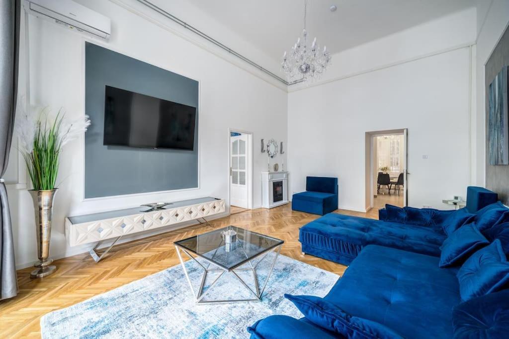 Appartamento Andrassy Grandeur With Indoor Parking *