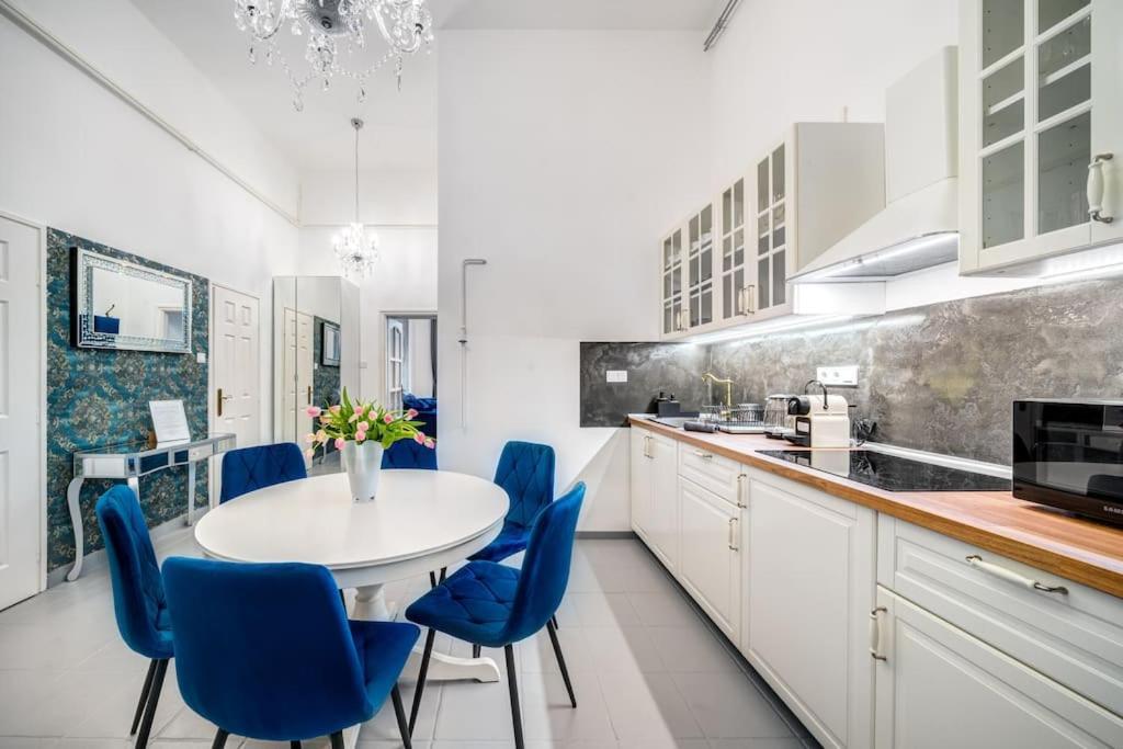 Apartamento Andrassy Grandeur With Indoor Parking